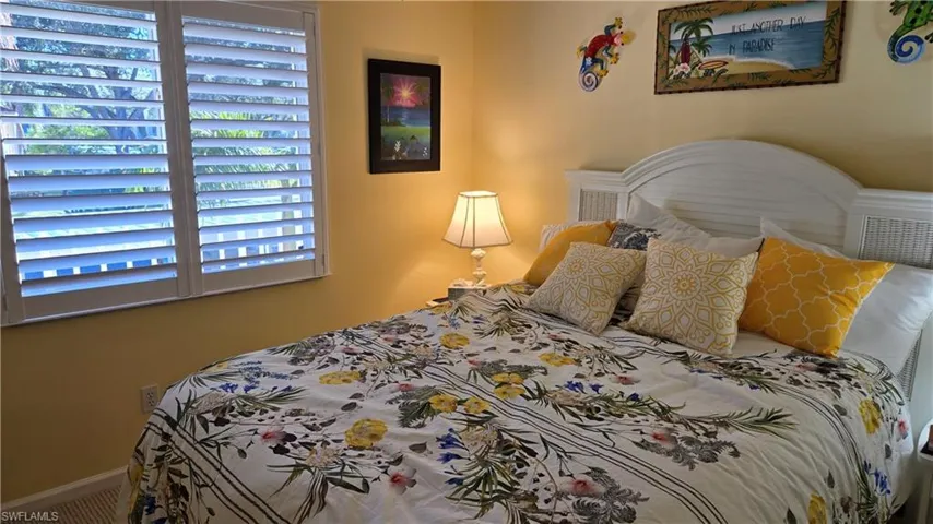 Private guest bedroom with adjoing bath