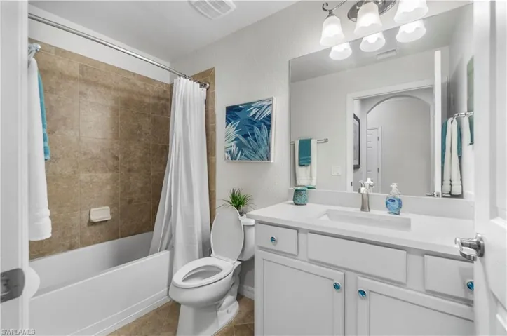 9820  Giaveno  CIR, Naples, FL 34113