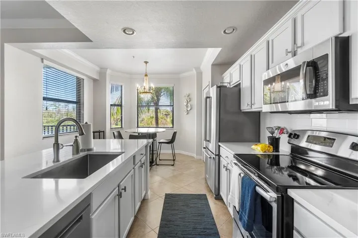 9820  Giaveno  CIR, Naples, FL 34113