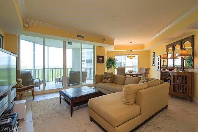 295 Grande Way 1006, Naples, Florida 34110