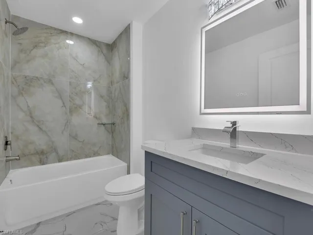 Guest Bath Tub