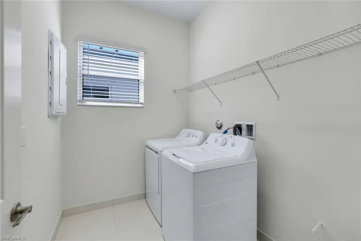 2687  Ridgecrest  PL, Naples, FL 34112