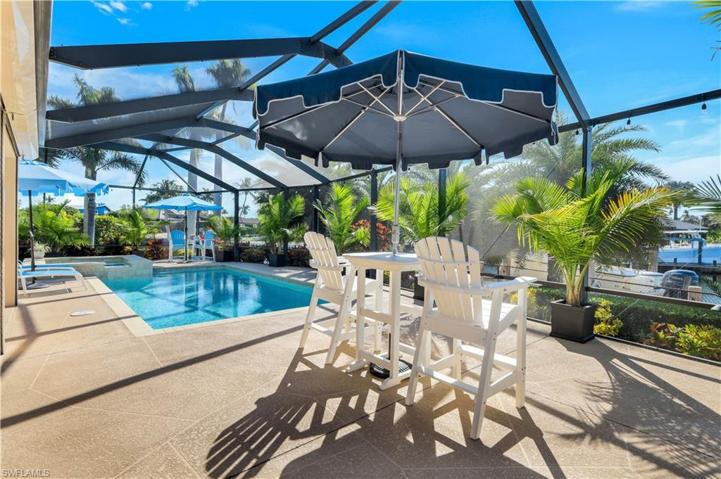746 Apple CT, MARCO ISLAND FL 34145