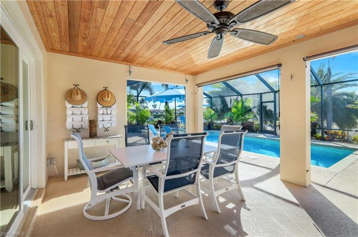 746 Apple CT, MARCO ISLAND FL 34145