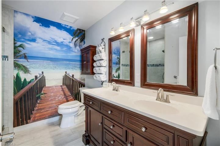746 Apple CT, MARCO ISLAND FL 34145