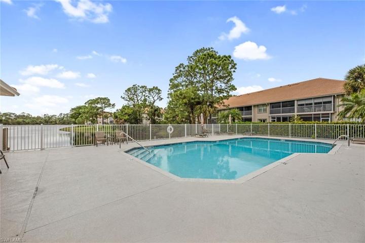 1128  Manor Lake  DR, Naples, FL 34110