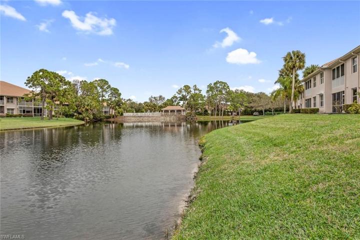 1128  Manor Lake  DR, Naples, FL 34110