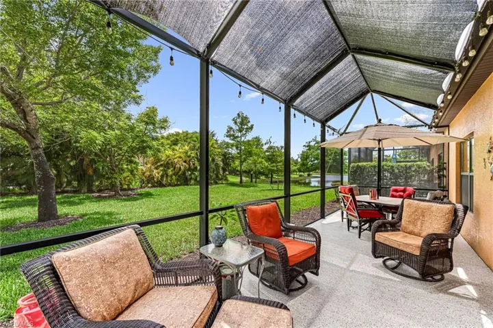29'8" x 9'9" Enormous lanai