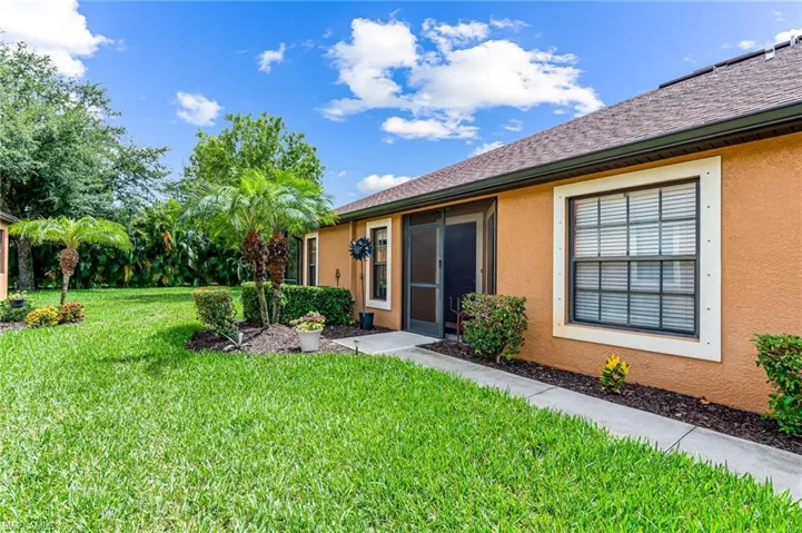 Spacious lot