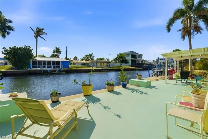 2607 Bayshore Dr, Matlacha, Florida 33993