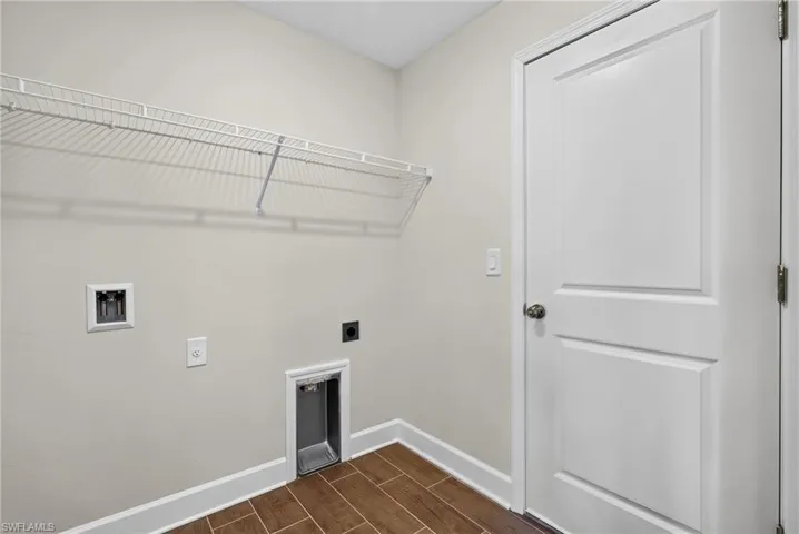 2821 Nw 22nd Pl, Cape Coral, Florida 33993