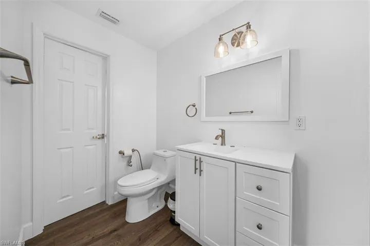 5460 Bayshore Rd, North Fort Myers, Florida 33917