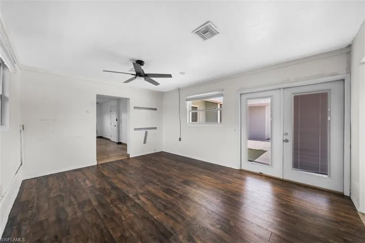 5460 Bayshore Rd, North Fort Myers, Florida 33917