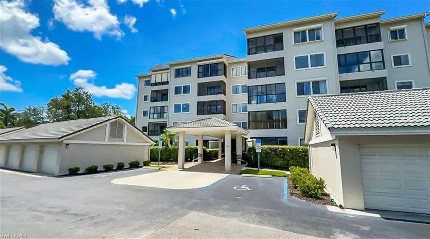 900  Arbor Lake  DR, Naples, FL 34110