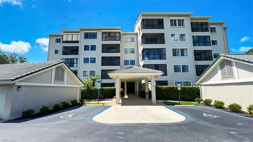 900  Arbor Lake  DR, Naples, FL 34110