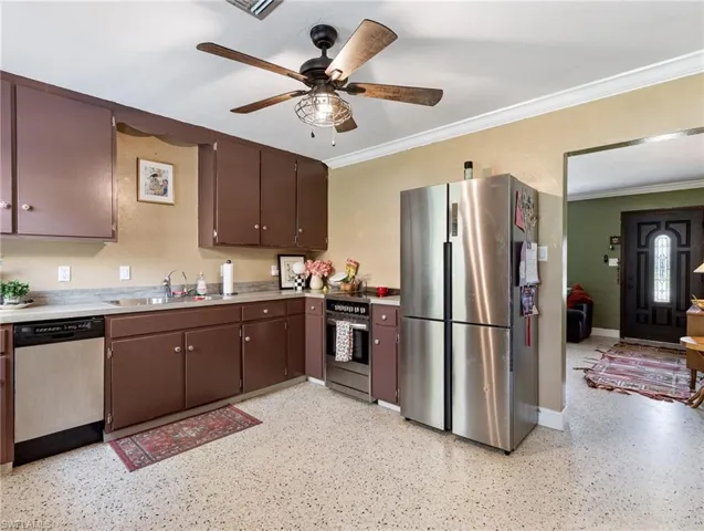 5521 Shaddelee Ln W, Fort Myers, Florida 33919