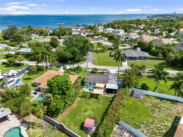 5521 Shaddelee Ln W, Fort Myers, Florida 33919