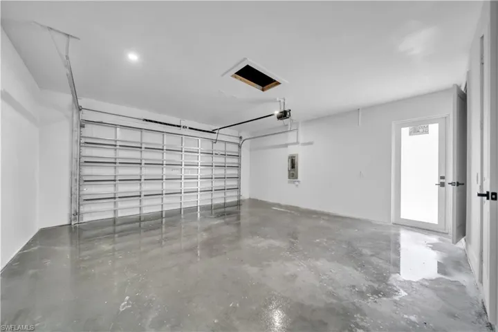 2005  Robert  AVE, Alva, FL 33920