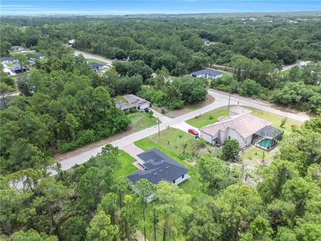 2005  Robert  AVE, Alva, FL 33920