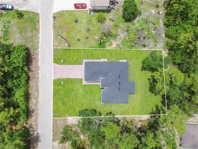 2005  Robert  AVE, Alva, FL 33920