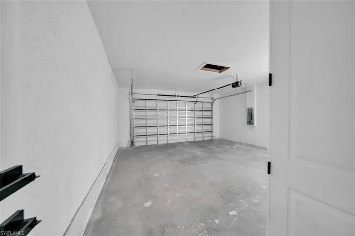 2005  Robert  AVE, Alva, FL 33920