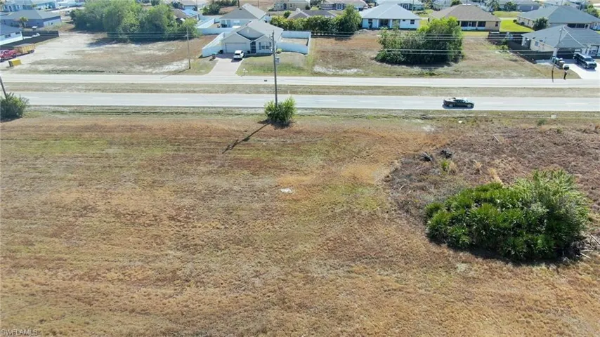 View of yard featuring a residential view