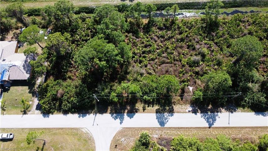 706  Ashland E ST, LEHIGH ACRES, FL 33974