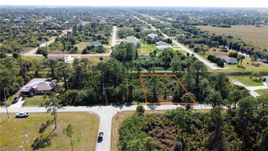 706  Ashland E ST, LEHIGH ACRES, FL 33974