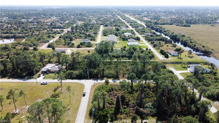 706  Ashland E ST, LEHIGH ACRES, FL 33974