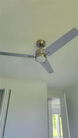 Room details with ceiling fan