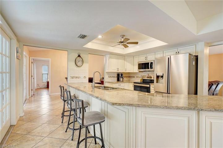 Large Breakfast Bar