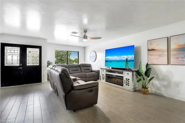387 Heathwood Dr, Marco Island, Florida 34145