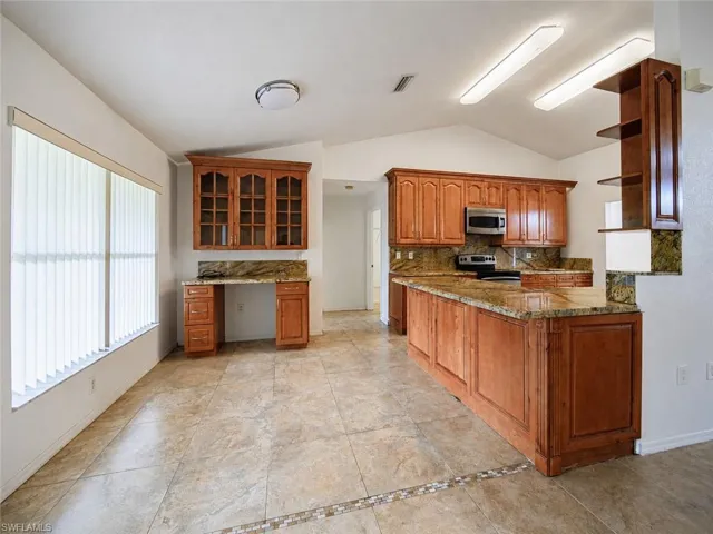20 Hampton Ave, Lehigh Acres, Florida 33936