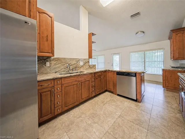 20 Hampton Ave, Lehigh Acres, Florida 33936