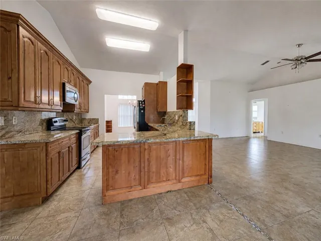 20 Hampton Ave, Lehigh Acres, Florida 33936