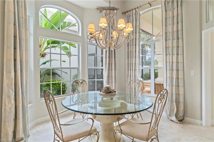 Bright area to enjoy your meal