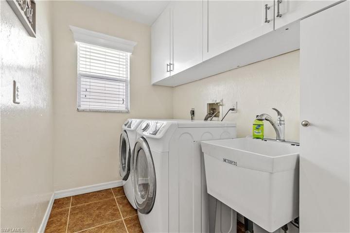3355  Clubview  DR, NORTH FORT MYERS, FL 33917