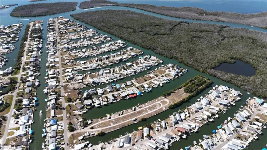 3900 Royal Palm Dr, St. James City, Florida 33956