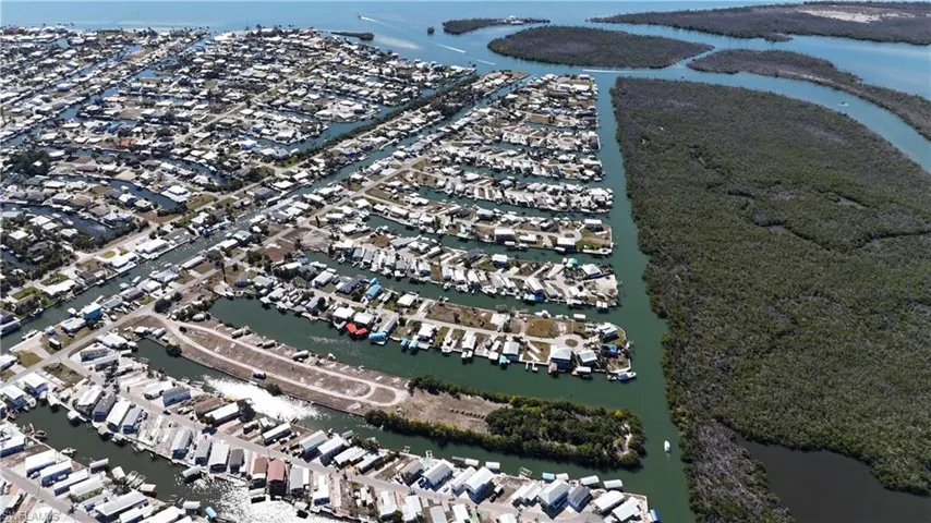 3900 Royal Palm Dr, St. James City, Florida 33956