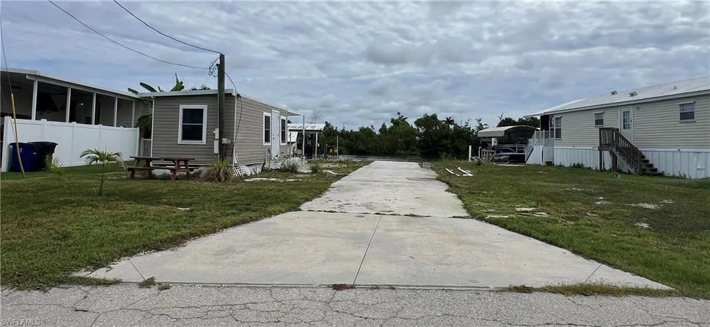 3900 Royal Palm Dr, St. James City, Florida 33956