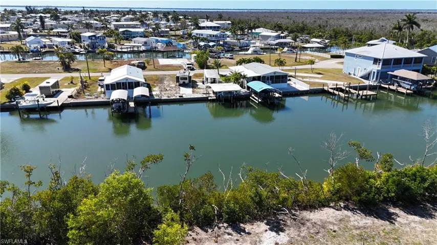 3900 Royal Palm Dr, St. James City, Florida 33956