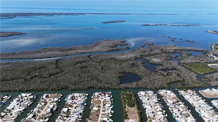3900 Royal Palm Dr, St. James City, Florida 33956