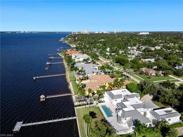 3402 W Riverside Dr, Fort Myers, Florida 33901