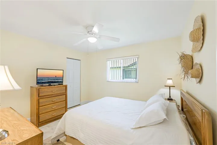 Guest bedroom #1