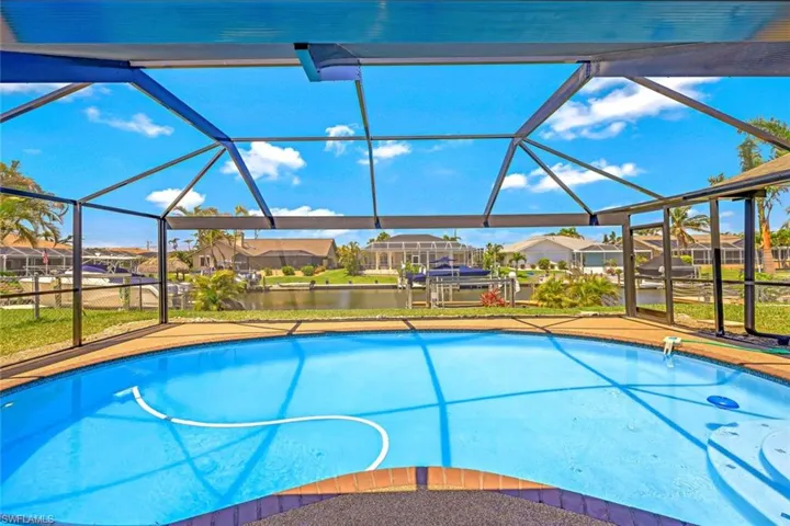 Sparkling pool with seamless view from back