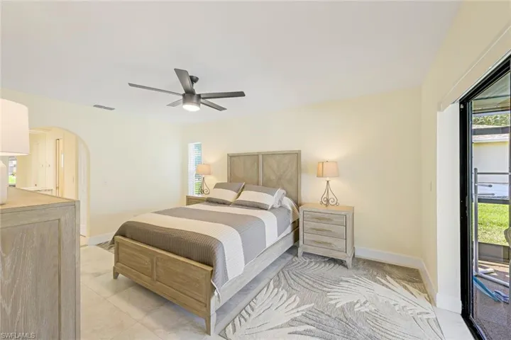 Main bedroom with en suite bathroom