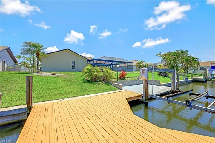 Dock with hoist