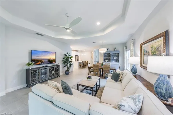 2409  Ariane  DR, Naples, FL 34112
