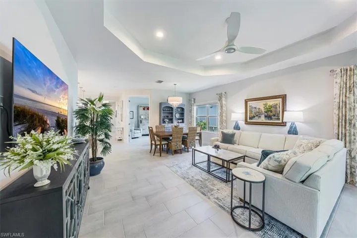 2409  Ariane  DR, Naples, FL 34112