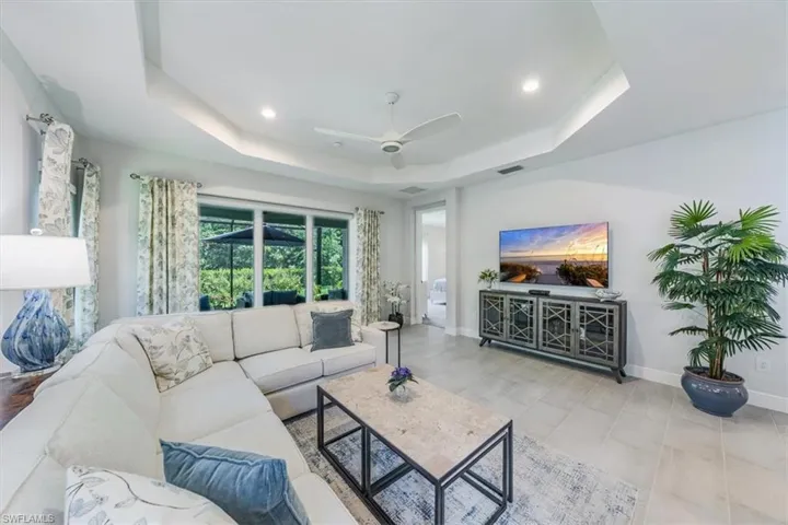 2409  Ariane  DR, Naples, FL 34112